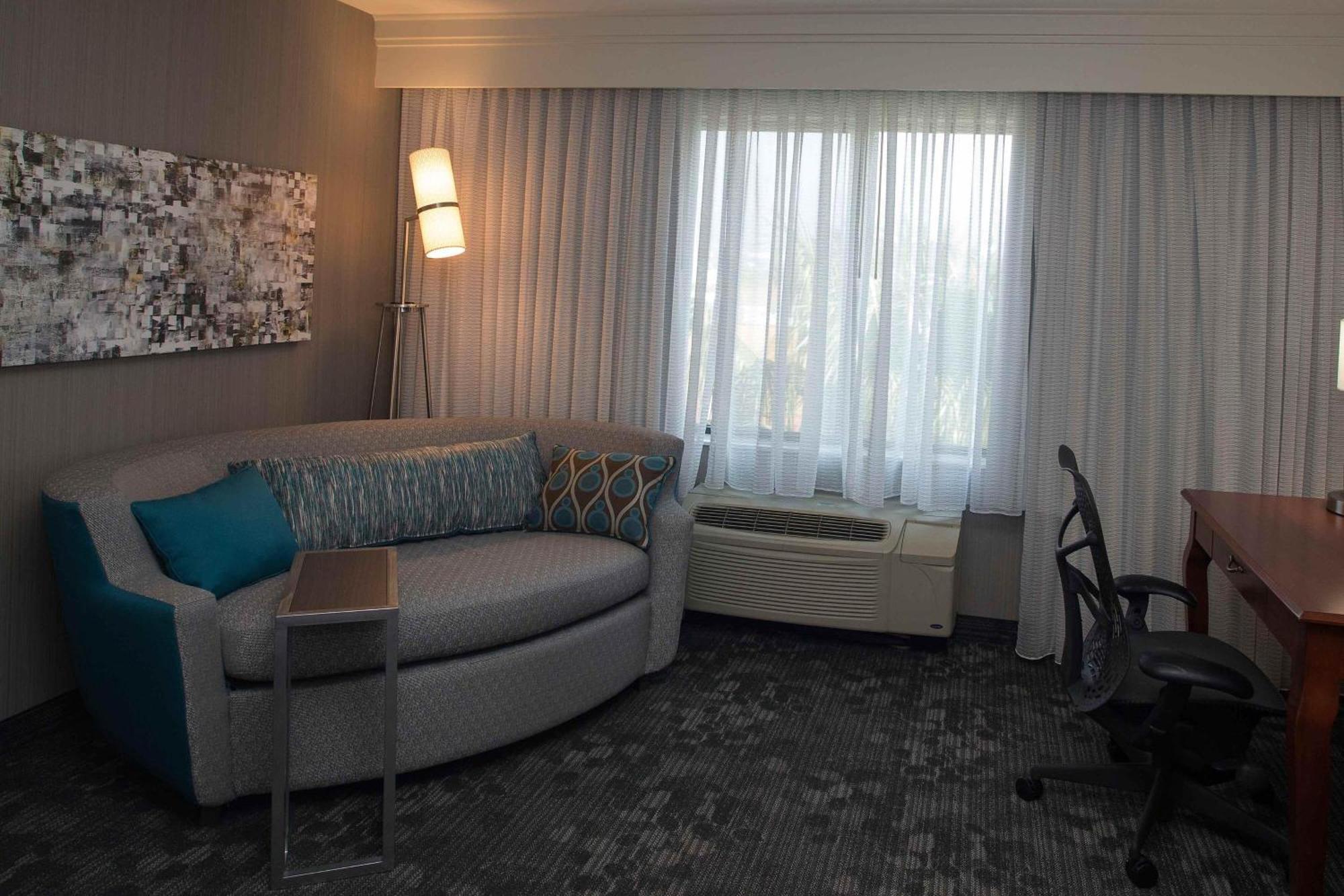 Courtyard Los Angeles Burbank Airport Extérieur photo